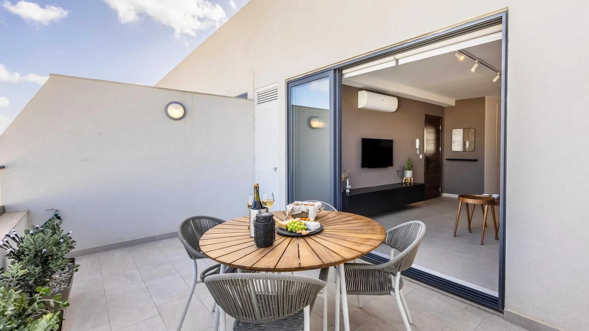 New Modern Penthouse With Sunny Terrace Apartment Gzira